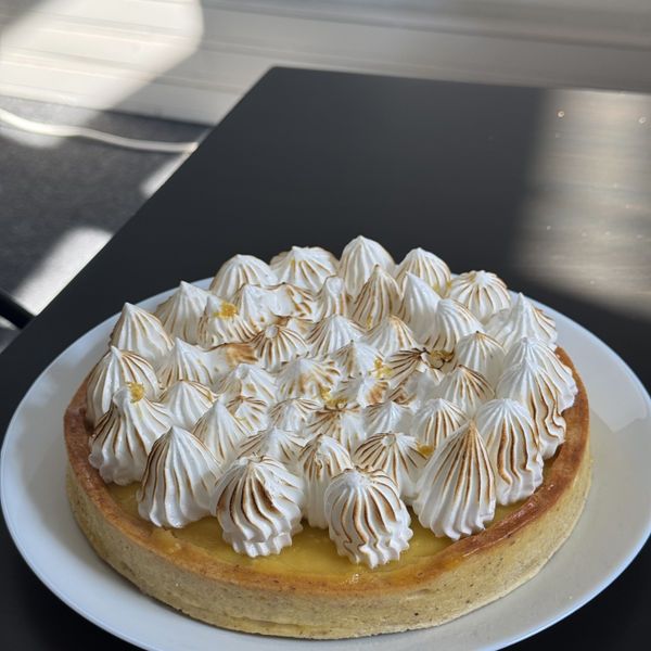 Lemon Meringue Tart with Basil - Image 2 (thumbnail)